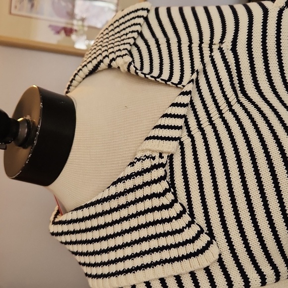 Cider brand NWT cropped sweater size XL 2 front pockets wide collar white black - Picture 2 of 8